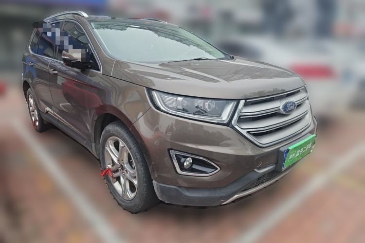Used Ford Edge 2017 EcoBoost 245 Two-Wheel-Drive Sporty 7-Seater Front Right 45 Deg