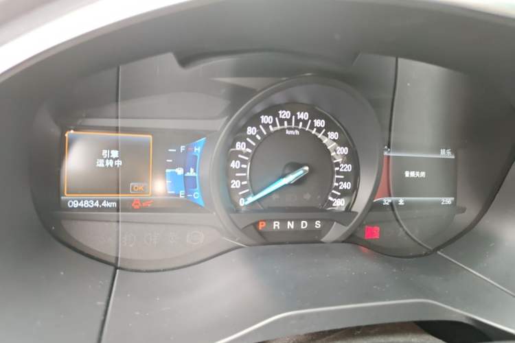 Used Ford Edge 2017 EcoBoost 245 Two-Wheel-Drive Sporty 7-Seater Instrument Cluster