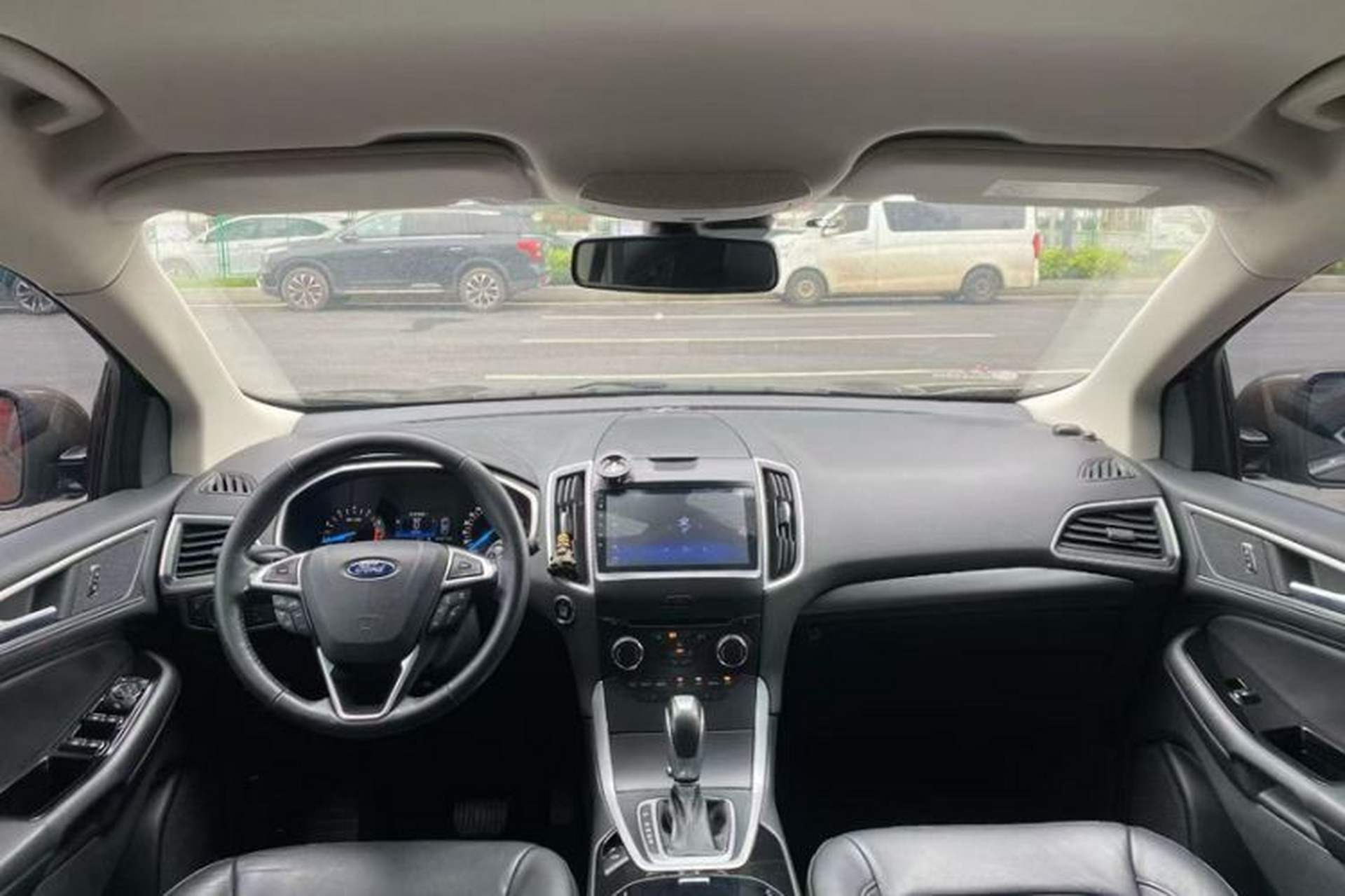 Used Ford Edge 2017 EcoBoost 245 Two-Drive Platinum Edition 5 Seats Interior 3