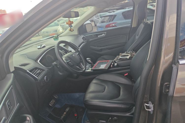 Used Ford Edge 2017 EcoBoost 245 Four-Wheel Drive Sporty 7-Seater Left Front Seat