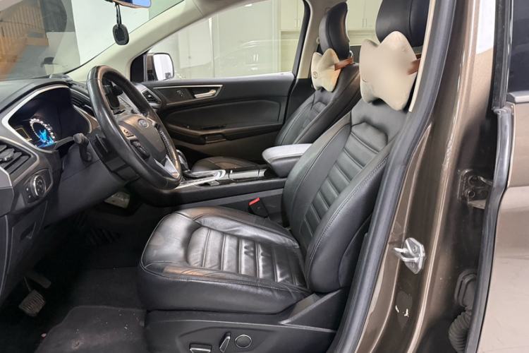 Used Ford Edge 2017 EcoBoost 245 Two-Drive Platinum Edition 5 Seats Left Front Seat
