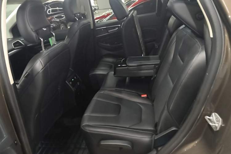 Used Ford Edge 2017 EcoBoost 245 Four-Wheel-Drive Flagship 7-Seater Left Rear Seat