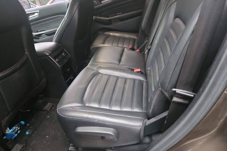 Used Ford Edge 2017 EcoBoost 245 Two-Wheel-Drive Sporty 7-Seater Left Rear Seat