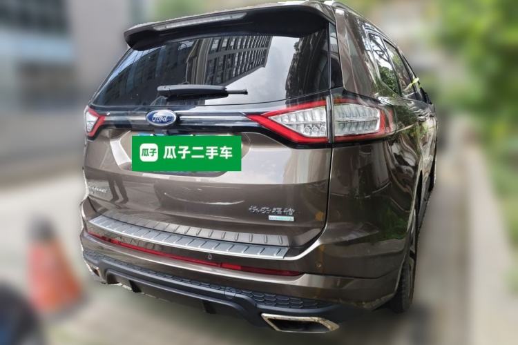 Used Ford Edge 2017 EcoBoost 245 Two-Wheel-Drive Sporty 7-Seater Rear Right 45 Deg