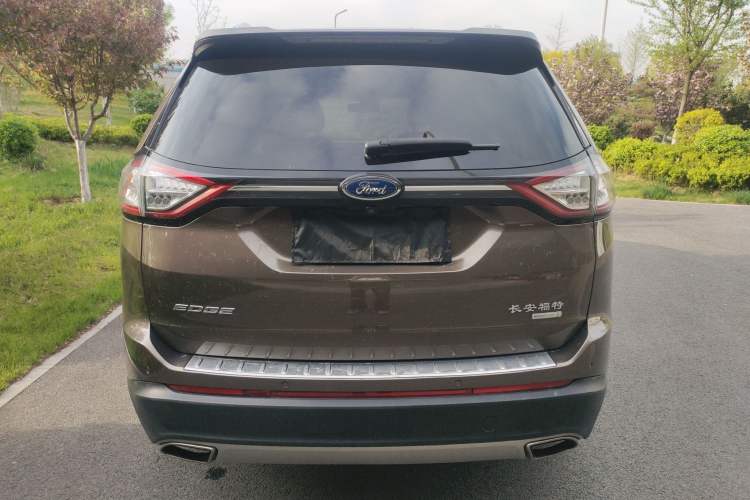 Used Ford Edge 2017 EcoBoost 245 Two-Wheel-Drive Sporty 7-Seater Rear