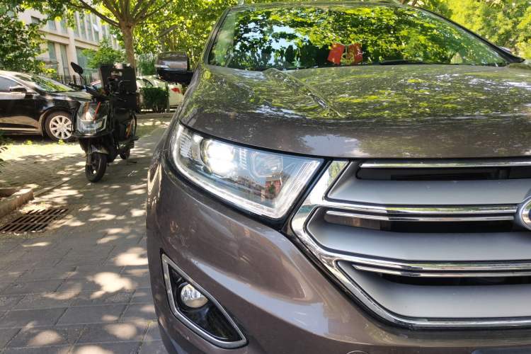 Used Ford Edge 2017 EcoBoost 245 Four-Wheel Drive Sporty 7-Seater Right Front Headlight