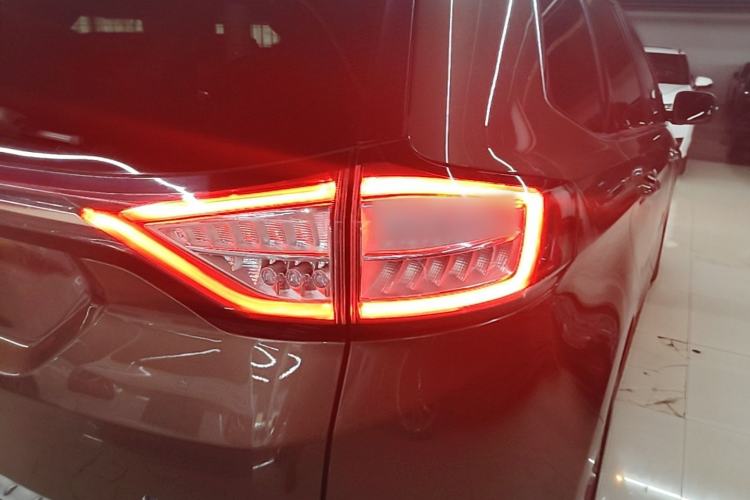 Used Ford Edge 2017 EcoBoost 245 Four-Wheel-Drive Flagship 7-Seater Right Rear Taillight