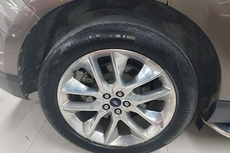 Used Ford Edge 2017 EcoBoost 245 Four-Wheel-Drive Flagship 7-Seater Right Rear Wheel Hub