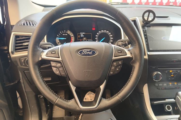 Used Ford Edge 2017 EcoBoost 245 Two-Drive Platinum Edition 5 Seats Steering Wheel