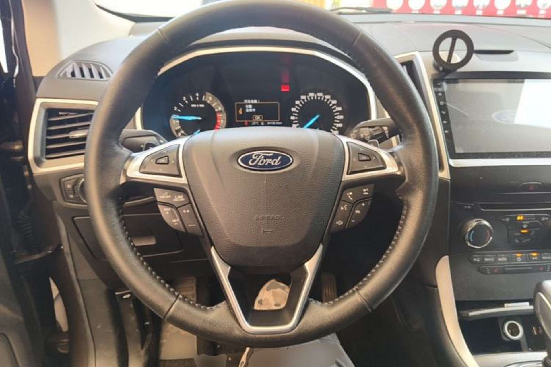 Used Ford Edge 2017 EcoBoost 245 Two-Drive Platinum Edition 5 Seats Steering Wheel