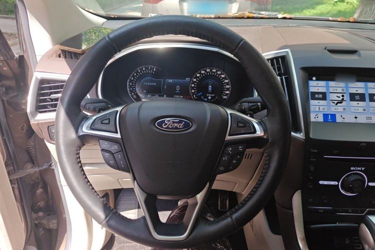 Used Ford Edge 2017 EcoBoost 245 Four-Wheel-Drive Flagship 7-Seater Steering Wheel