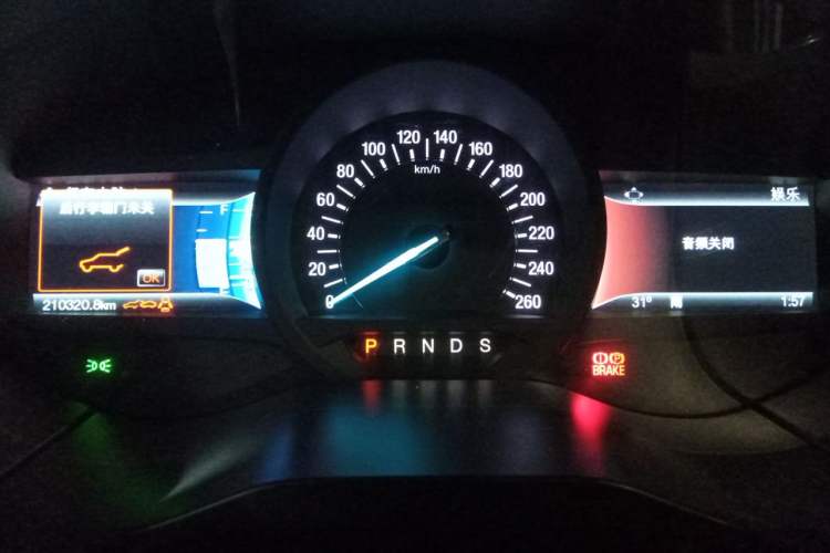 Used Ford Edge 2017 EcoBoost 245 Four-Wheel-Drive Flagship 7-Seater Instrument Cluster