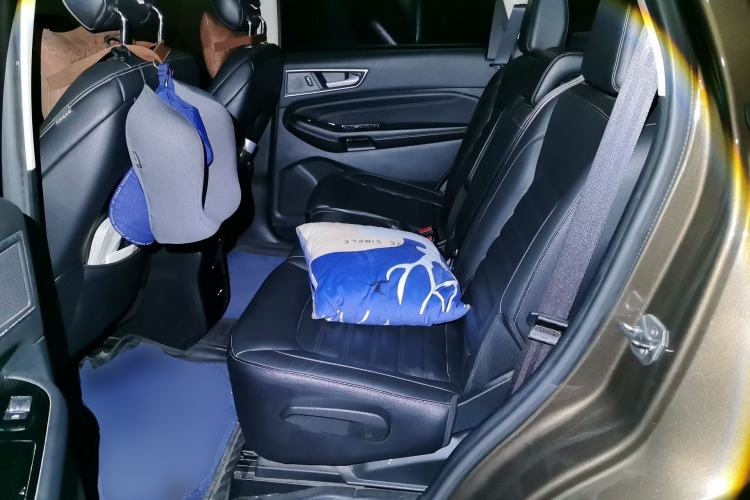 Used Ford Edge 2017 EcoBoost 245 Two-Wheel-Drive Sporty 7-Seater Left Rear Seat