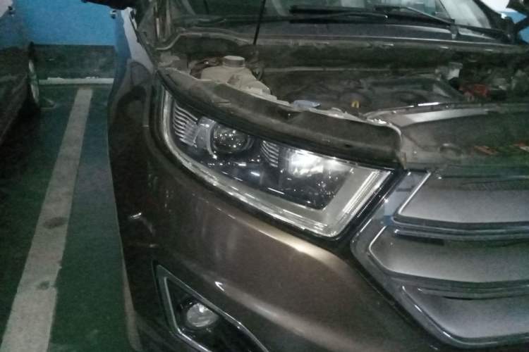 Used Ford Edge 2017 EcoBoost 245 Four-Wheel-Drive Flagship 7-Seater Right Front Headlight