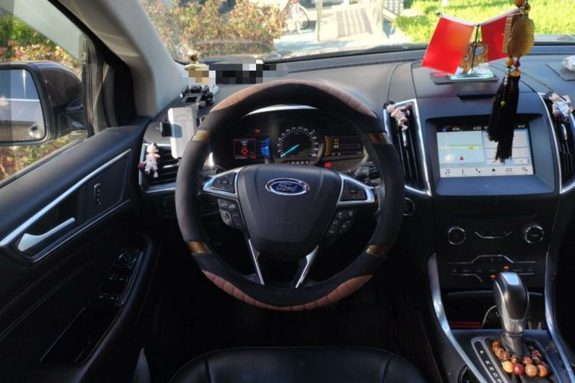 Used Ford Edge 2017 EcoBoost 245 Four-Wheel Drive Sporty 7-Seater Steering Wheel