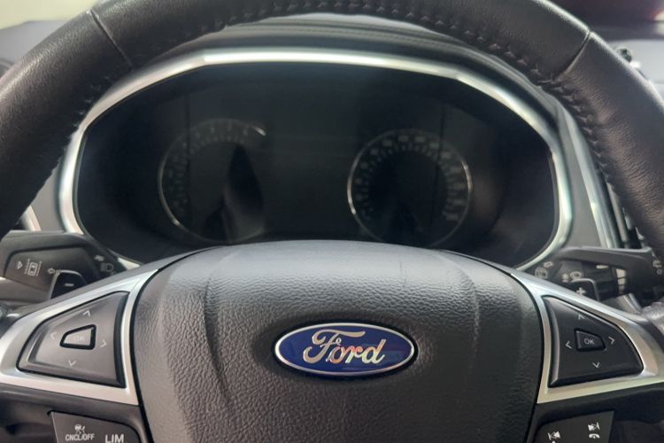 Used Ford Edge 2017 EcoBoost 245 Four-Wheel-Drive Flagship 7-Seater Instrument Cluster