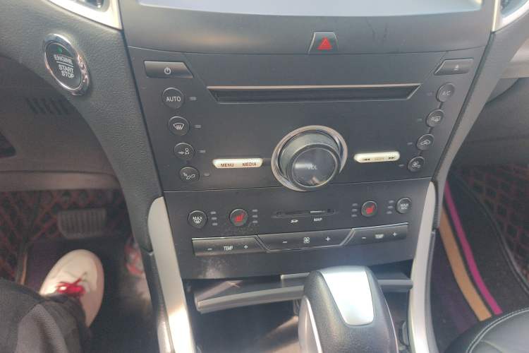 Used Ford Edge 2017 EcoBoost 245 Two-Drive Platinum Edition 5 Seats Audio And AC Panel