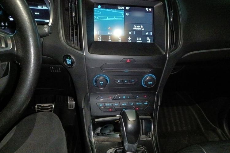 Used Ford Edge 2017 EcoBoost 245 Four-Wheel Drive Sporty 7-Seater Audio And AC Panel