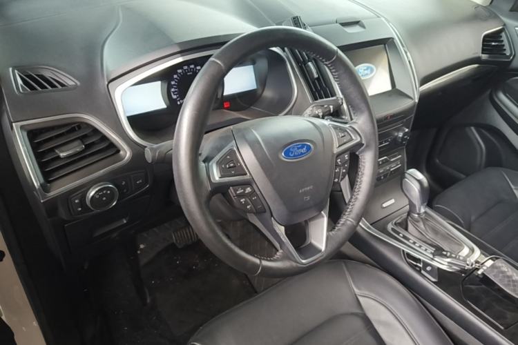 Used Ford Edge 2017 EcoBoost 245 Four-Wheel Drive Sporty 7-Seater Center Console
