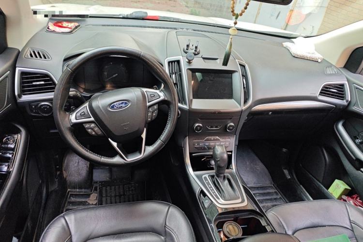 Used Ford Edge 2017 EcoBoost 245 Four-Wheel Drive Sporty 7-Seater Center Console