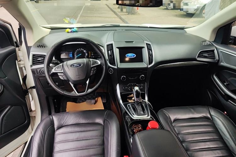 Used Ford Edge 2017 EcoBoost 245 Four-Wheel Drive Sporty 7-Seater Center Console