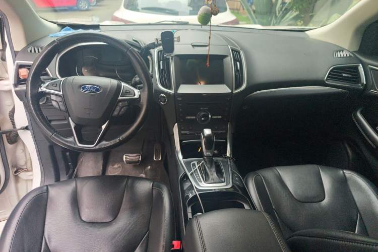 Used Ford Edge 2017 EcoBoost 245 Four-Wheel-Drive Flagship 7-Seater Center Console