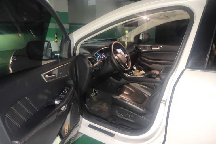 Used Ford Edge 2017 EcoBoost 245 Two-Wheel-Drive Sporty 7-Seater Driver Seat