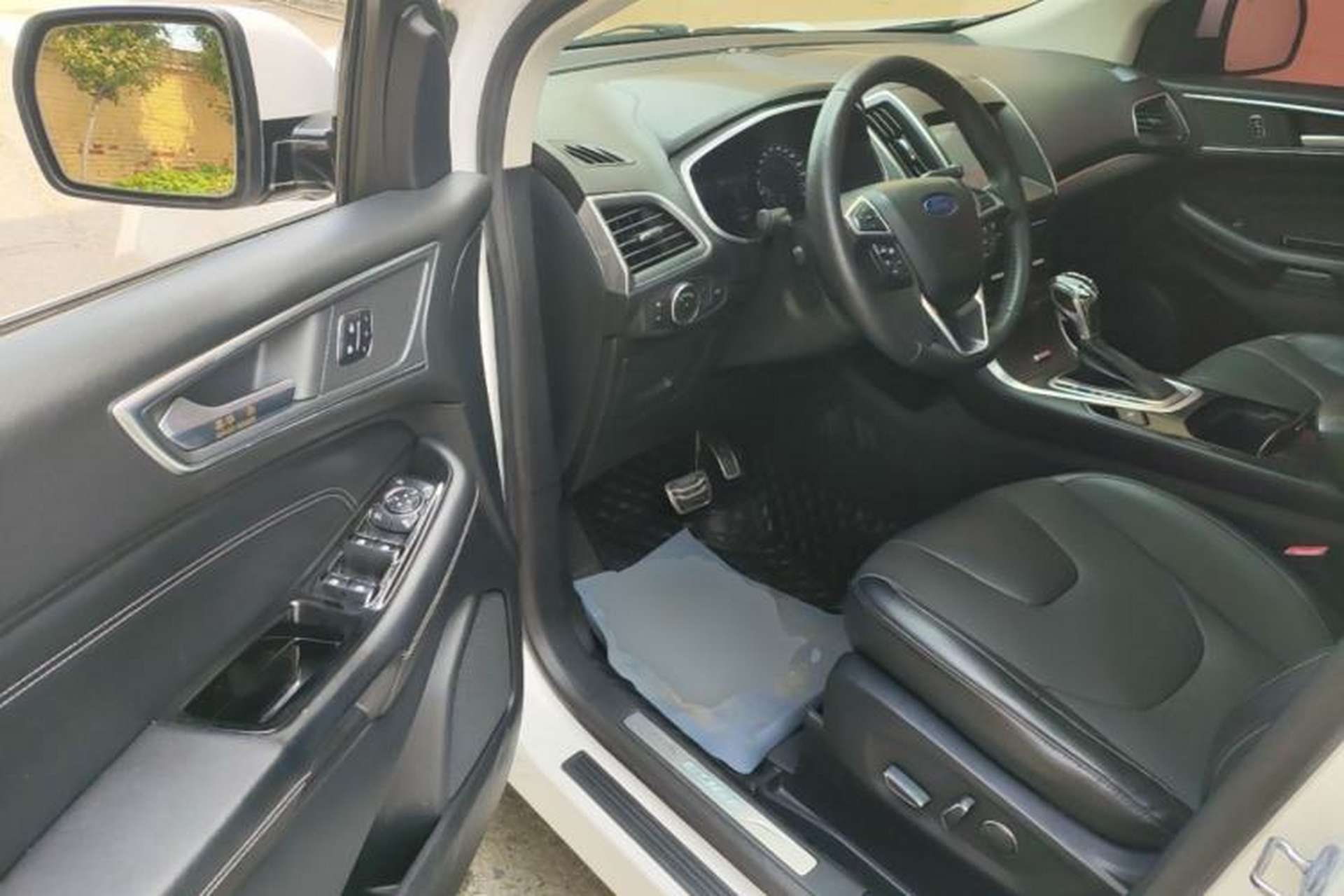 Used Ford Edge 2017 EcoBoost 245 Four-Wheel-Drive Flagship 7-Seater Driver Seat