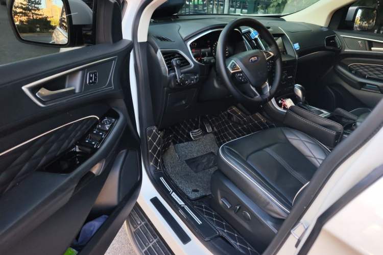 Used Ford Edge 2017 EcoBoost 245 Four-Wheel-Drive Flagship 7-Seater Driver Seat