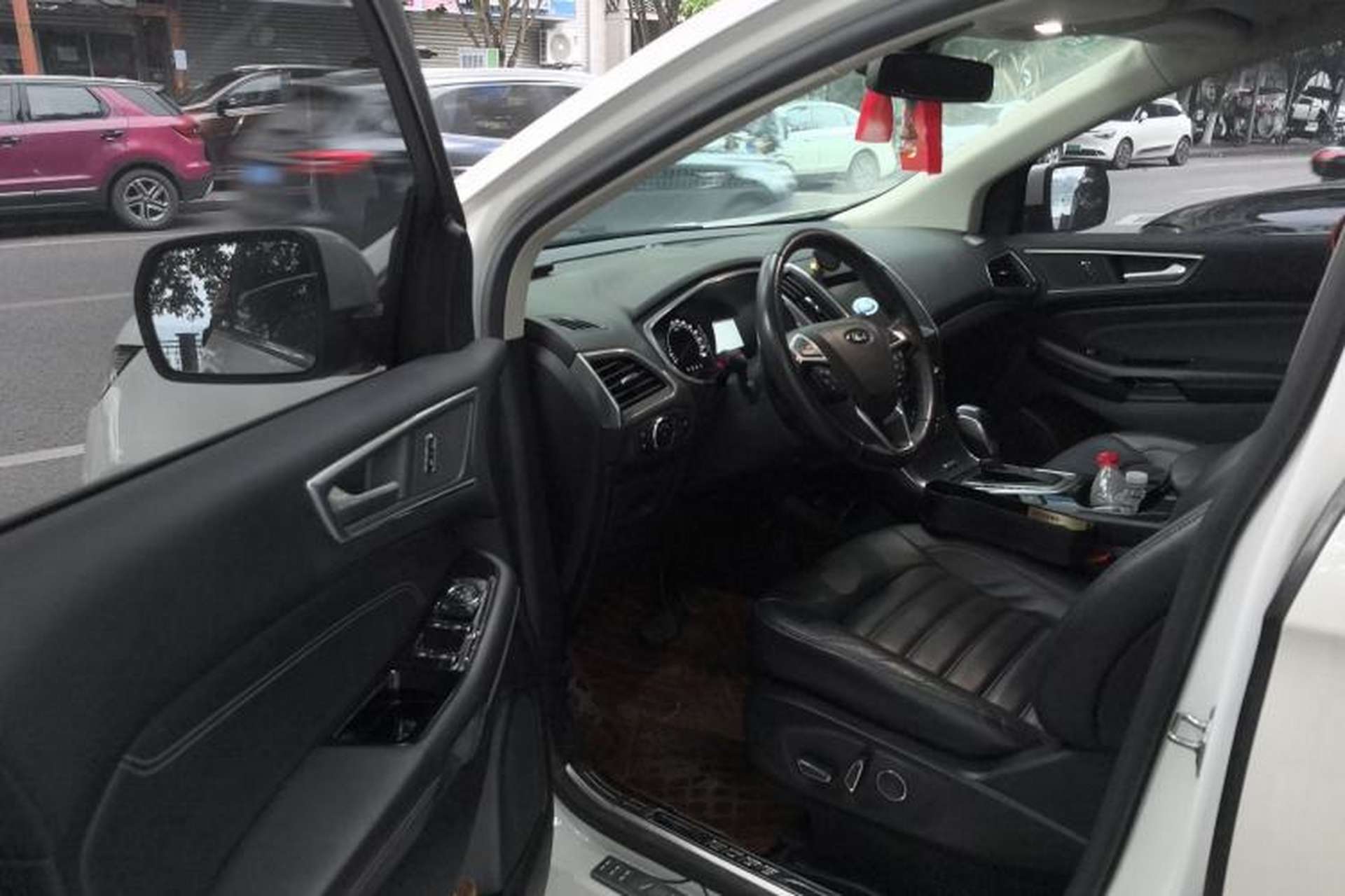 Used Ford Edge 2017 EcoBoost 245 Two-Wheel-Drive Sporty 7-Seater Driver Seat