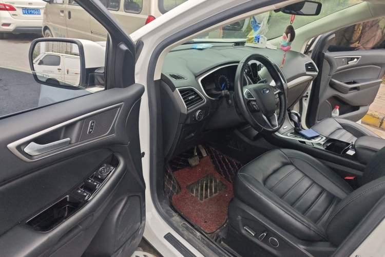 Used Ford Edge 2017 EcoBoost 245 Two-Drive Platinum Edition 5 Seats Driver Seat