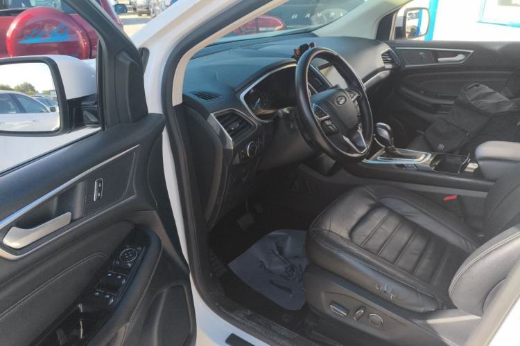 Used Ford Edge 2017 EcoBoost 245 Two-Wheel-Drive Sporty 7-Seater Driver Seat