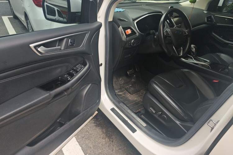 Used Ford Edge 2017 EcoBoost 245 Four-Wheel-Drive Flagship 7-Seater Driver Seat