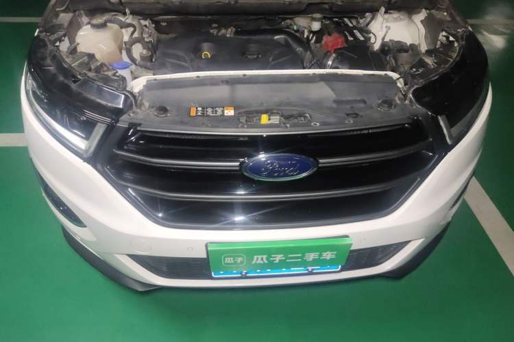 Used Ford Edge 2017 EcoBoost 245 Two-Wheel-Drive Sporty 7-Seater Engine Bay