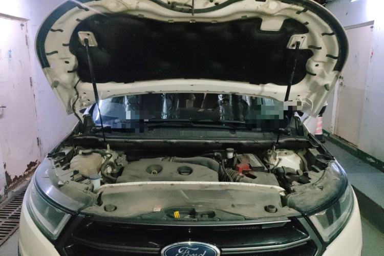 Used Ford Edge 2017 EcoBoost 245 Four-Wheel Drive Sporty 7-Seater Engine Bay