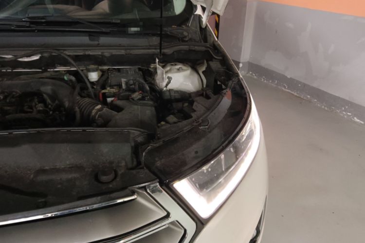 Used Ford Edge 2017 EcoBoost 245 Two-Wheel-Drive Sporty 7-Seater Engine Bay Left
