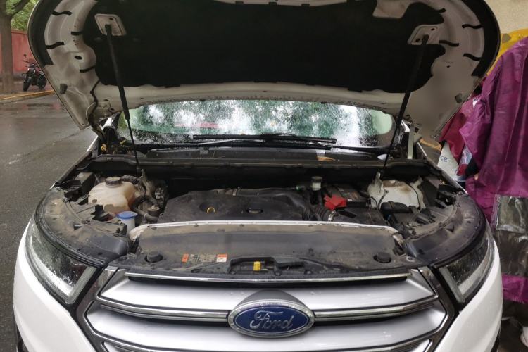 Used Ford Edge 2017 EcoBoost 245 Two-Wheel-Drive Sporty 7-Seater Engine Bay