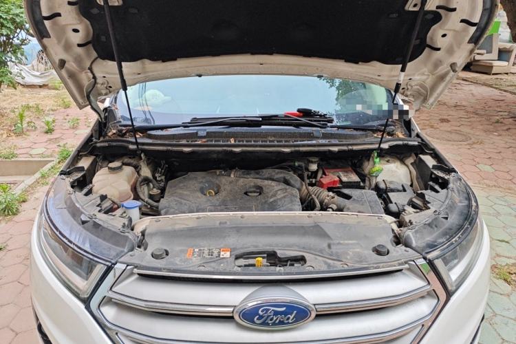 Used Ford Edge 2017 EcoBoost 245 Four-Wheel Drive Sporty 7-Seater Engine Bay