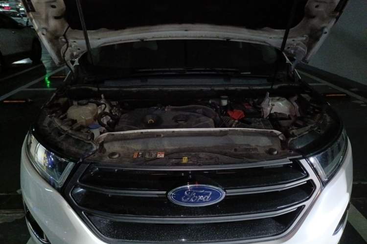 Used Ford Edge 2017 EcoBoost 245 Four-Wheel Drive Sporty 7-Seater Engine Bay