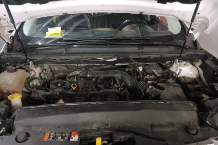 Used Ford Edge 2017 EcoBoost 245 Two-Wheel-Drive Sporty 7-Seater Engine Bay