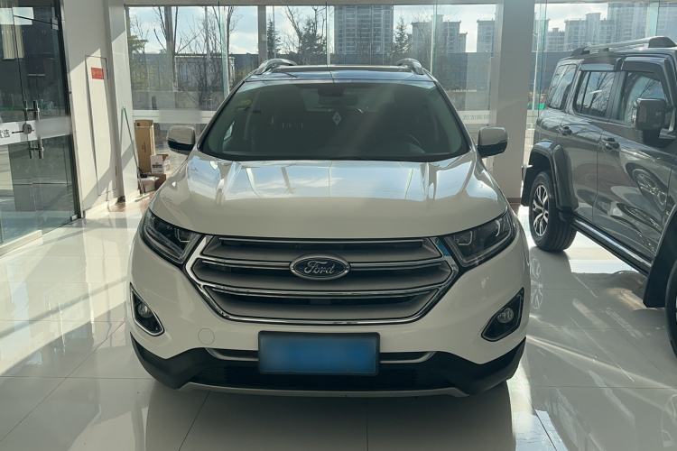 Used Ford Edge 2017 EcoBoost 245 Two-Wheel-Drive Sporty 7-Seater Exterior 1