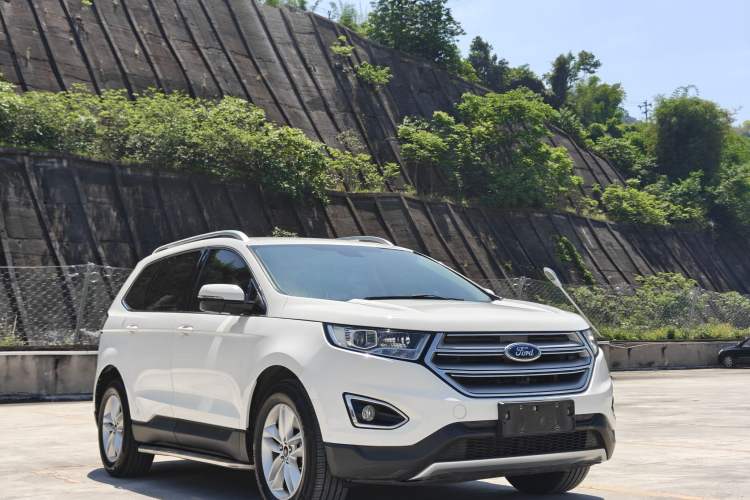 Used Ford Edge 2017 EcoBoost 245 Two-Drive Platinum Edition 5 Seats Exterior 2