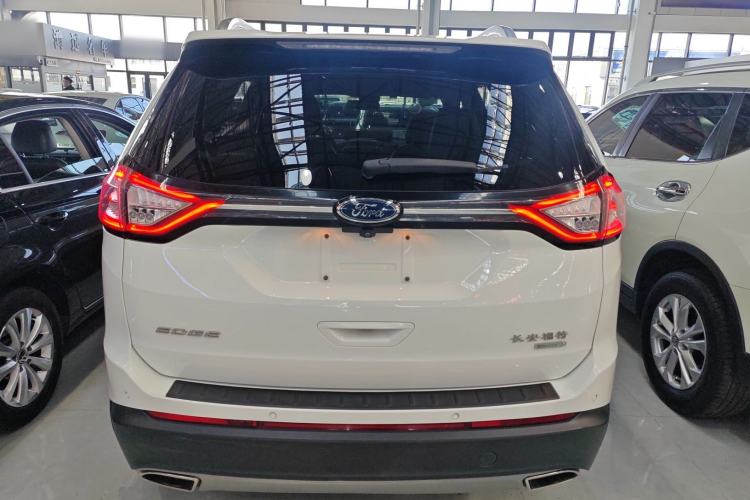 Used Ford Edge 2017 EcoBoost 245 Two-Drive Platinum Edition 5 Seats Exterior 4