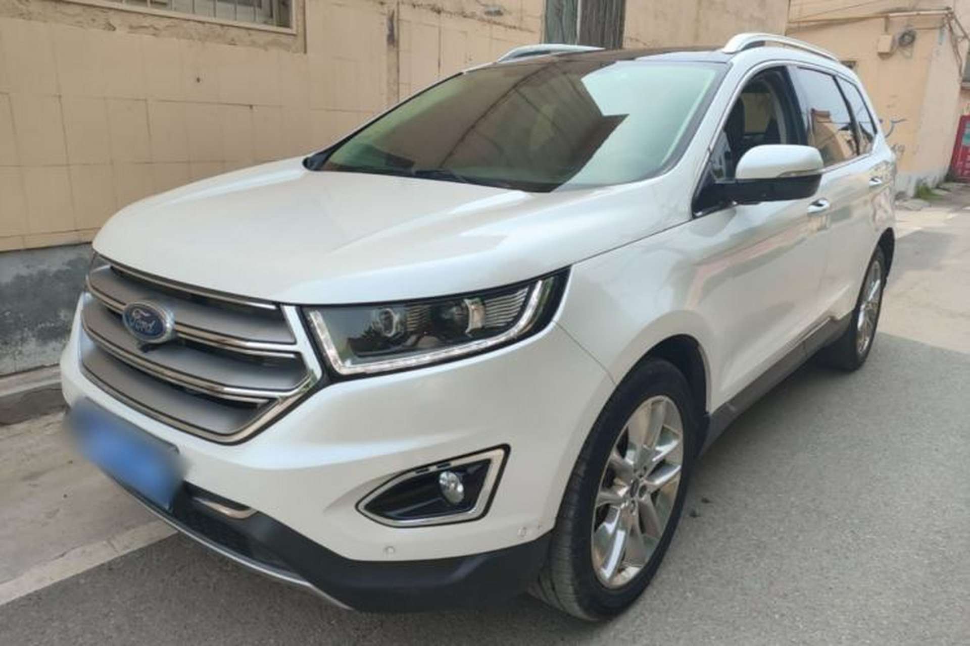 Used Ford Edge 2017 EcoBoost 245 Four-Wheel-Drive Flagship 7-Seater Front Left 45 Deg