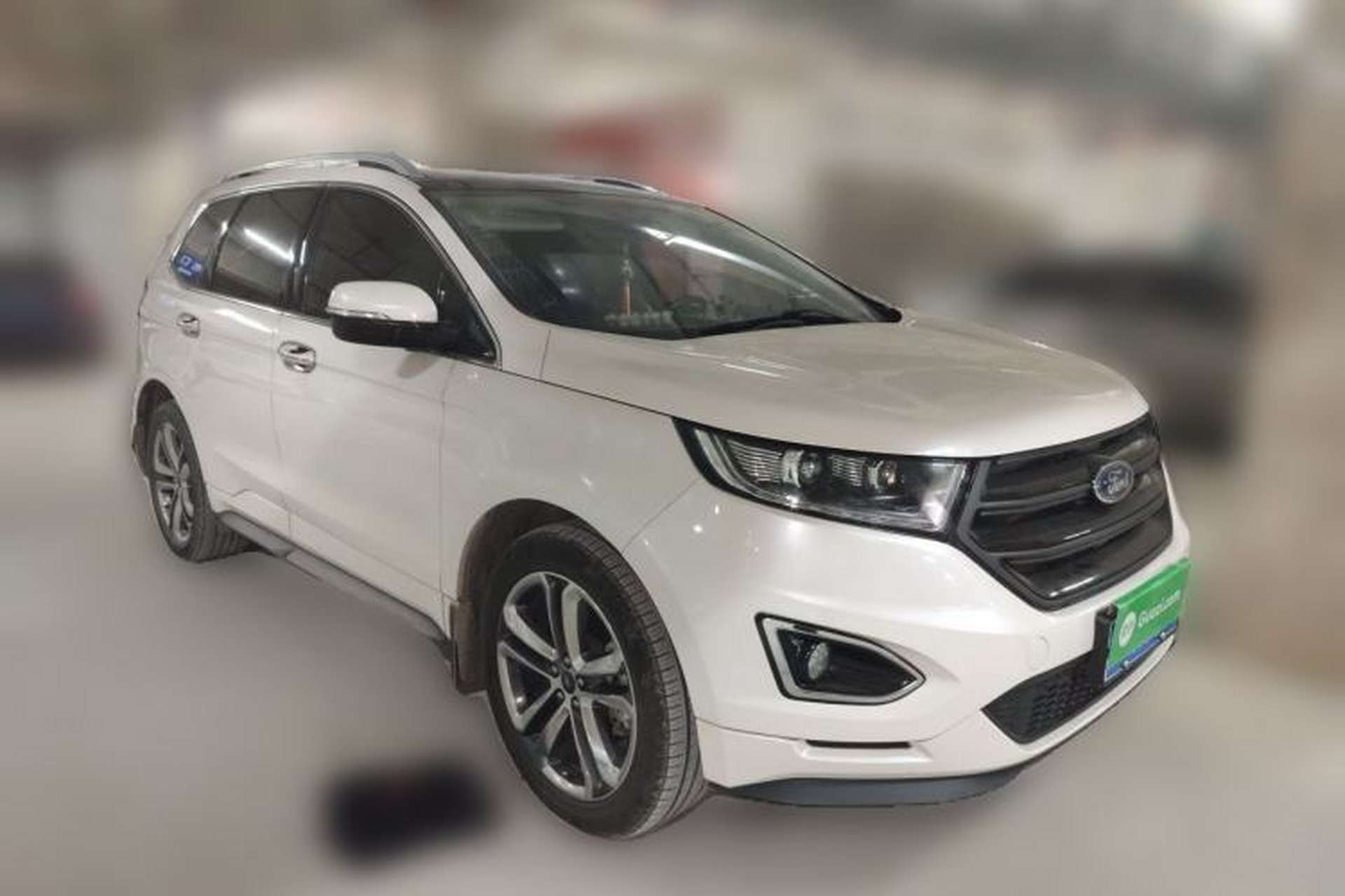 Used Ford Edge 2017 EcoBoost 245 Two-Wheel-Drive Sporty 7-Seater Front Right 45 Deg