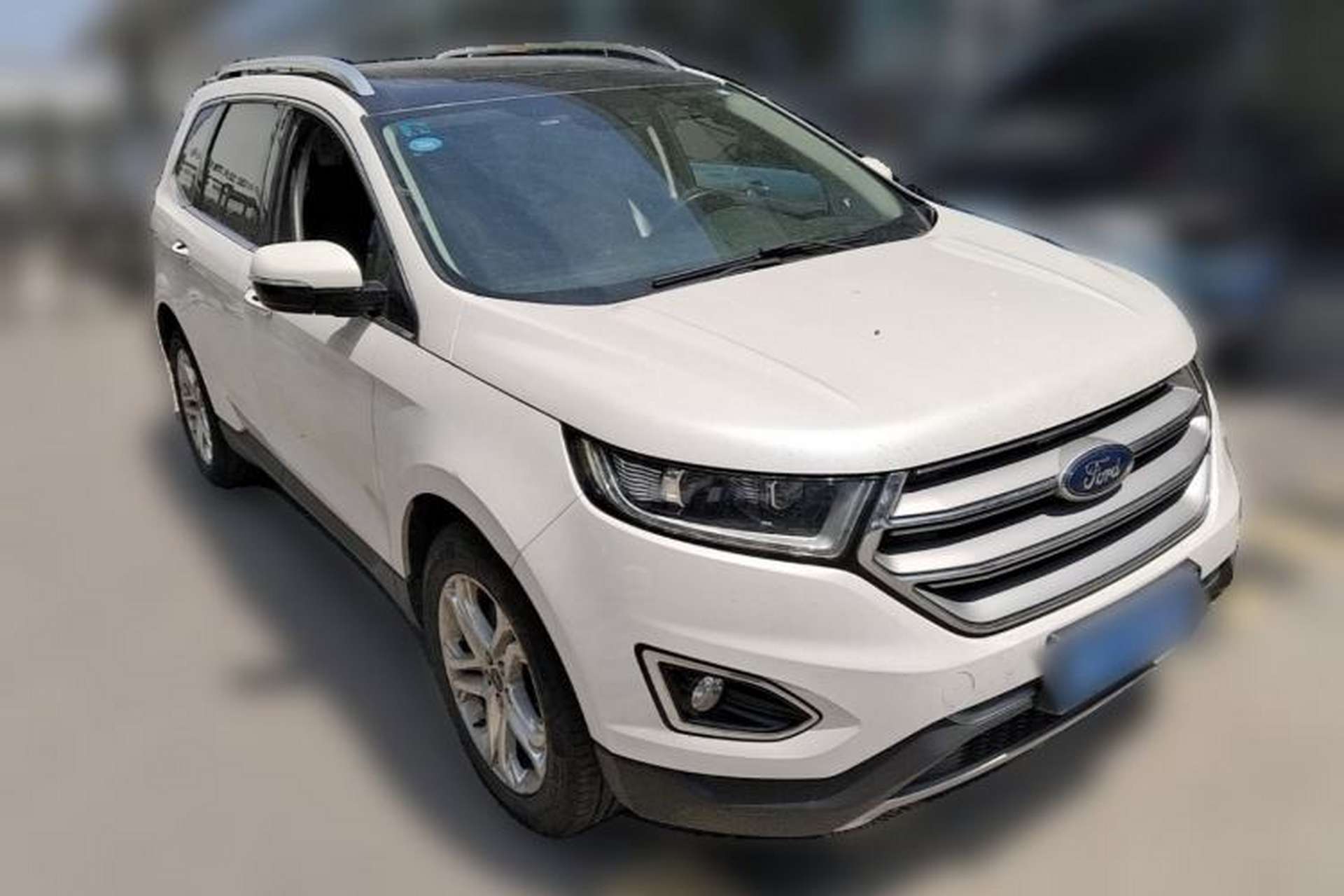 Used Ford Edge 2017 EcoBoost 245 Two-Wheel-Drive Sporty 7-Seater Front Right 45 Deg