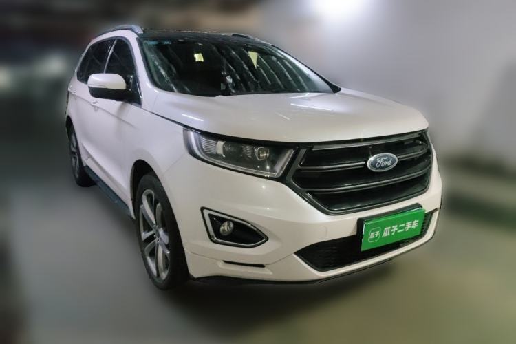 Used Ford Edge 2017 EcoBoost 245 Four-Wheel Drive Sporty 7-Seater Front Right 45 Deg