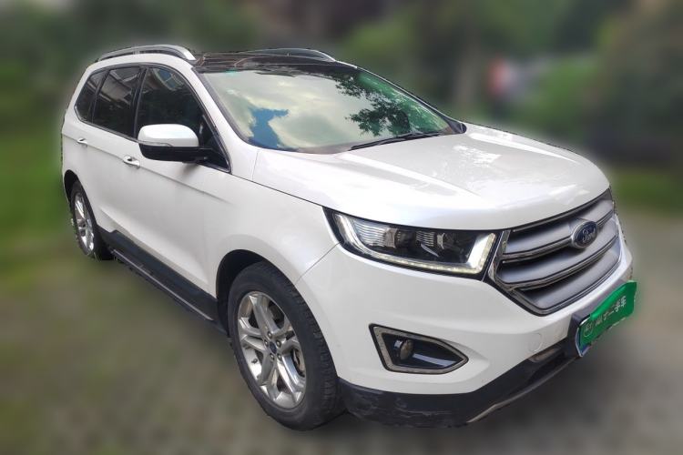 Used Ford Edge 2017 EcoBoost 245 Two-Wheel-Drive Sporty 7-Seater Front Right 45 Deg