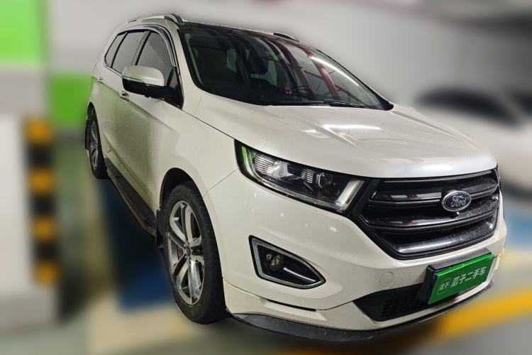 Used Ford Edge 2017 EcoBoost 245 Four-Wheel Drive Sporty 7-Seater Front Right 45 Deg