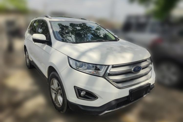 Used Ford Edge 2017 EcoBoost 245 Two-Wheel-Drive Sporty 7-Seater Front Right 45 Deg